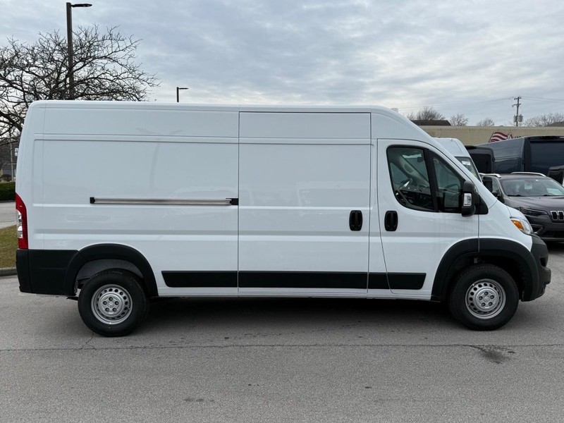 Ram ProMaster Cargo Van Vehicle Image 02