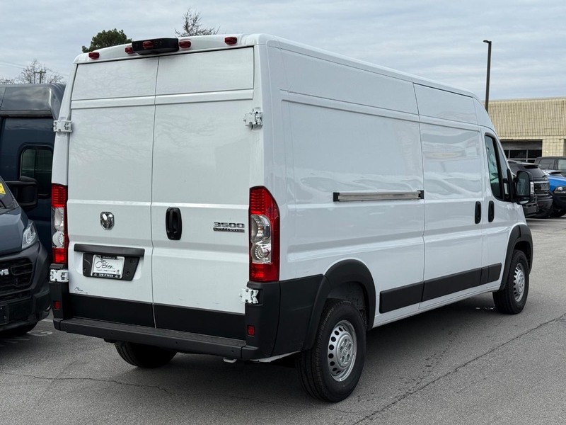 Ram ProMaster Cargo Van Vehicle Image 03