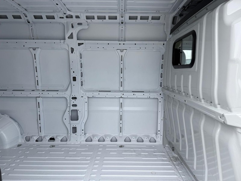 Ram ProMaster Cargo Van Vehicle Image 04