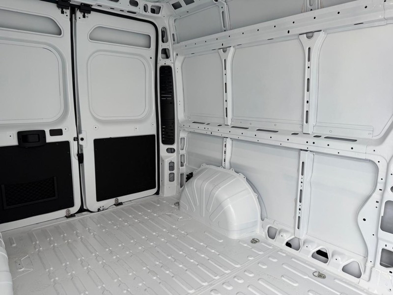 Ram ProMaster Cargo Van Vehicle Image 05