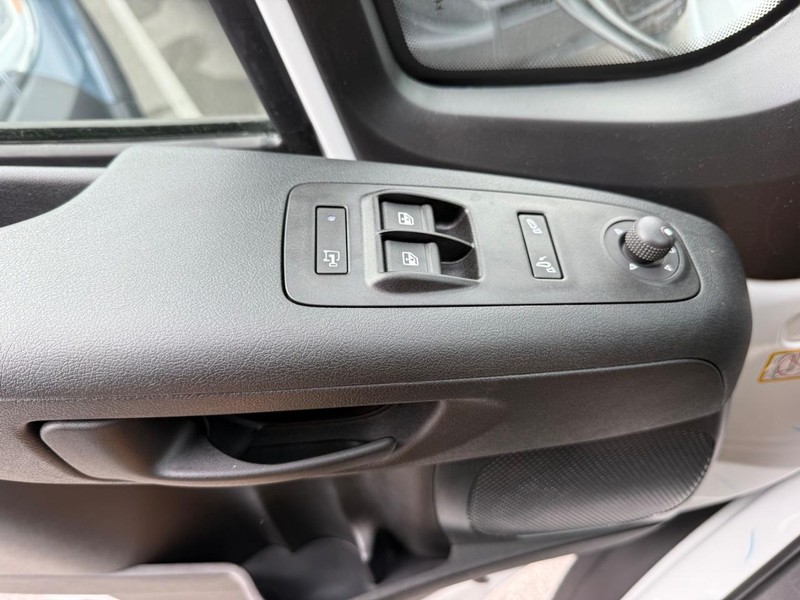 Ram ProMaster Cargo Van Vehicle Image 17