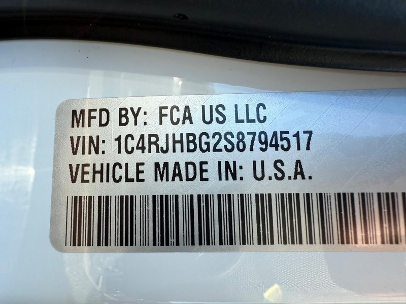 Jeep Grand Cherokee Vehicle Image 22