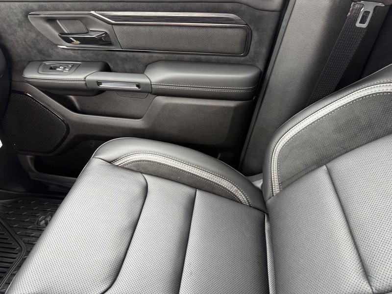 Ram 1500 Vehicle Image 14