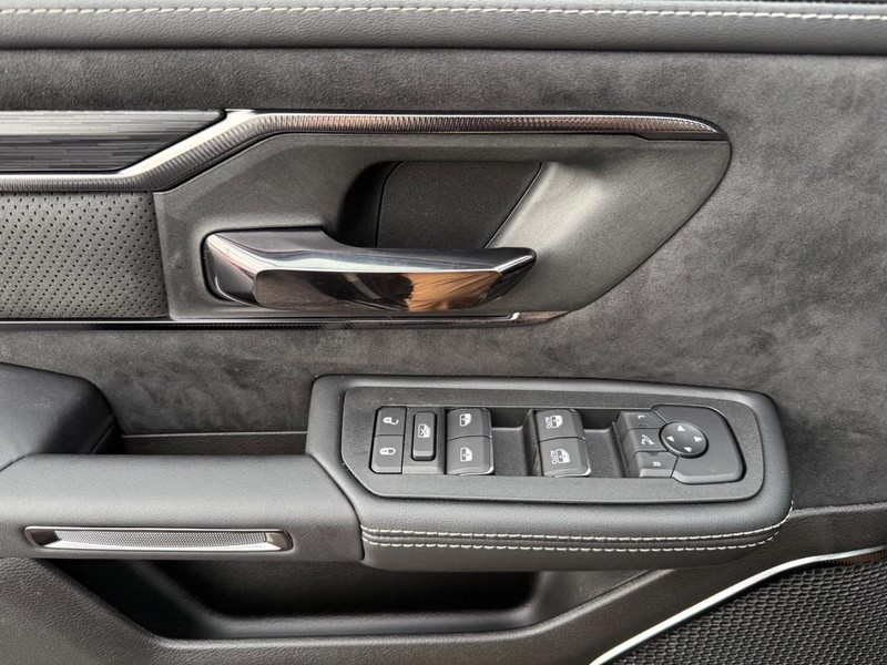 Ram 1500 Vehicle Image 17