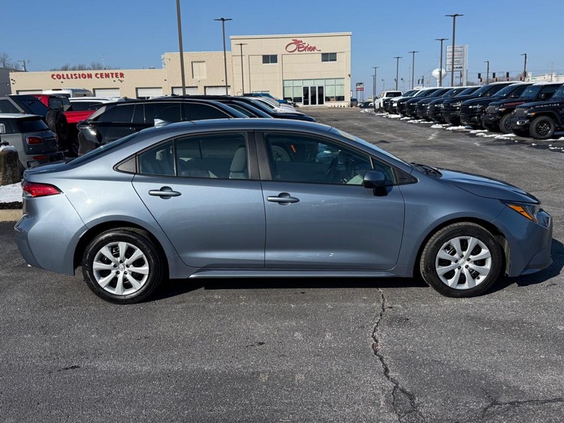 Toyota Corolla Vehicle Image 02