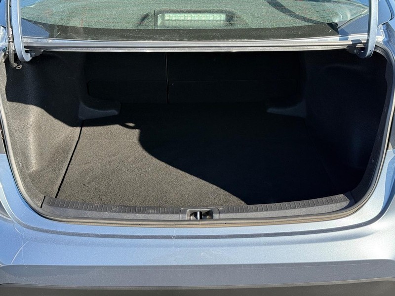 Toyota Corolla Vehicle Image 07