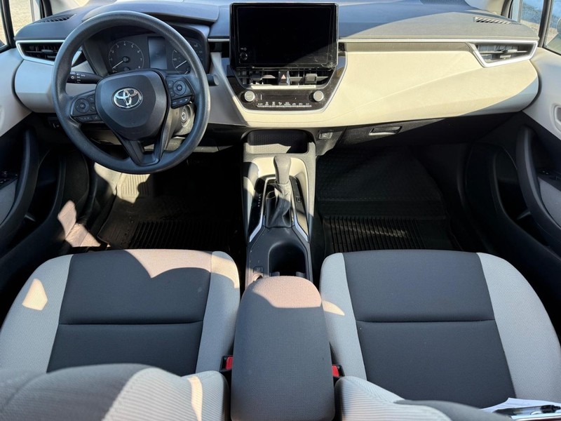 Toyota Corolla Vehicle Image 11