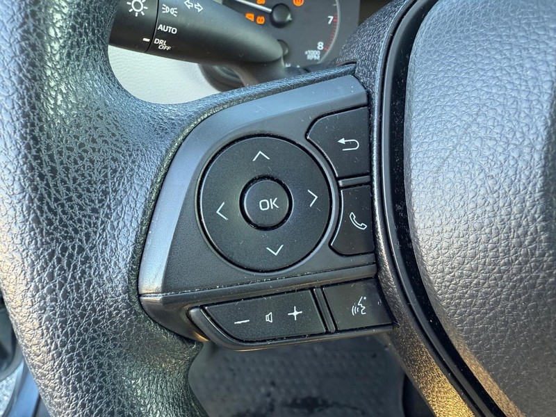 Toyota Corolla Vehicle Image 13