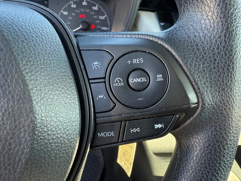 Toyota Corolla Vehicle Image 14