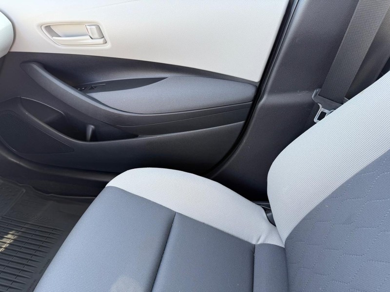 Toyota Corolla Vehicle Image 19