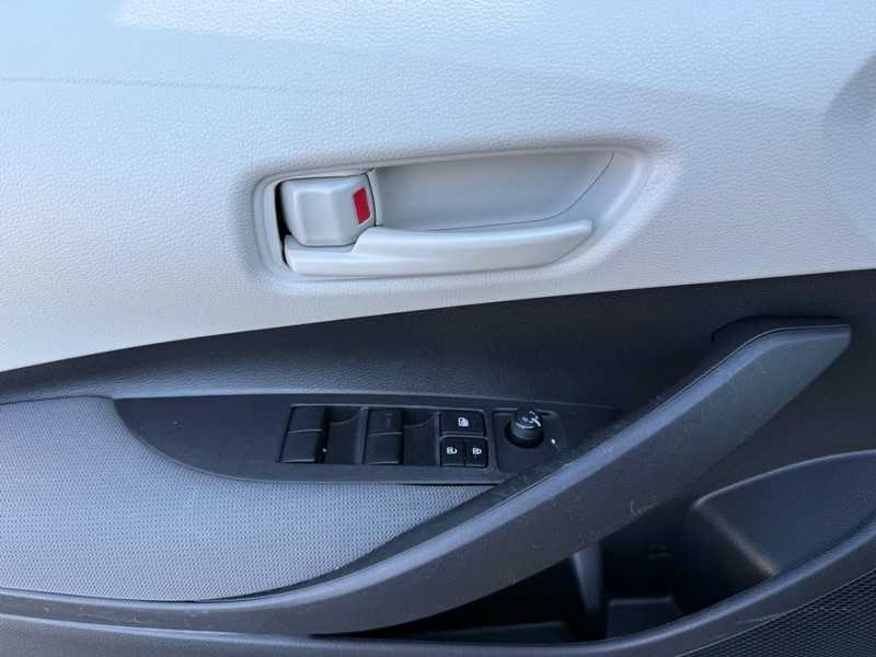 Toyota Corolla Vehicle Image 22