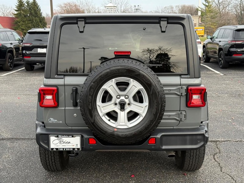 Jeep Wrangler Unlimited Vehicle Image 04