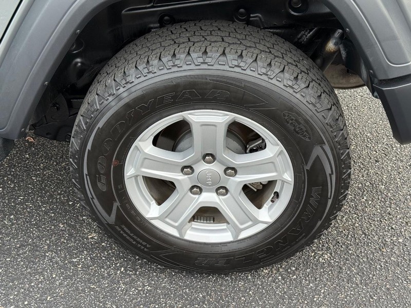 Jeep Wrangler Unlimited Vehicle Image 06