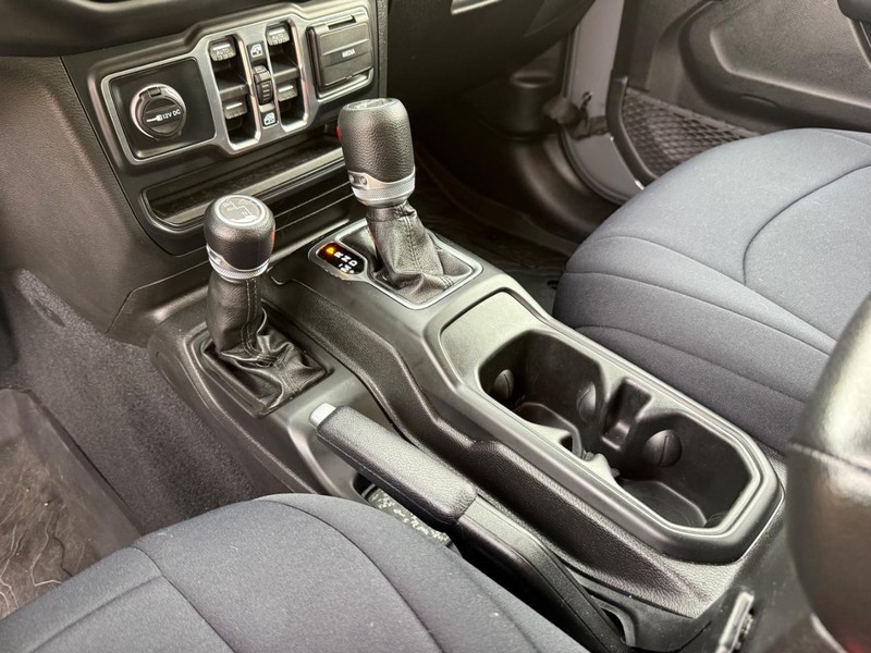 Jeep Wrangler Unlimited Vehicle Image 20