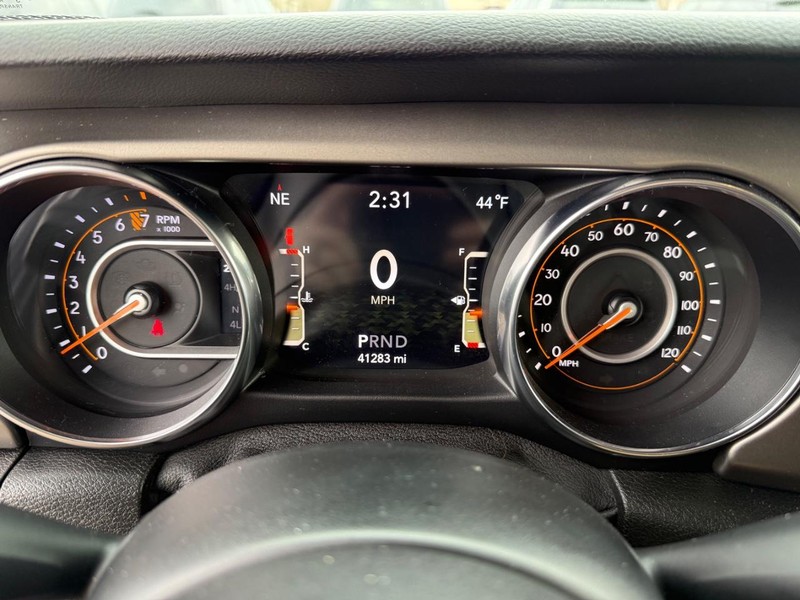 Jeep Wrangler Unlimited Vehicle Image 22