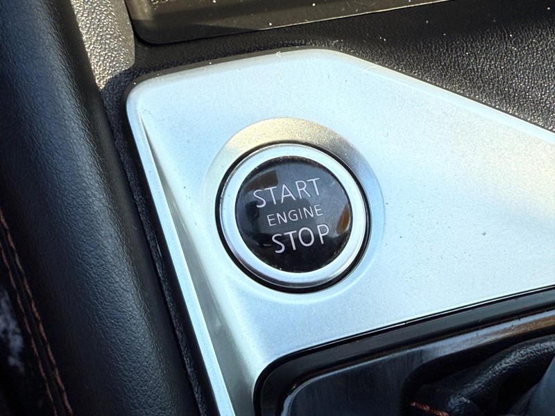 Nissan Altima Vehicle Image 16