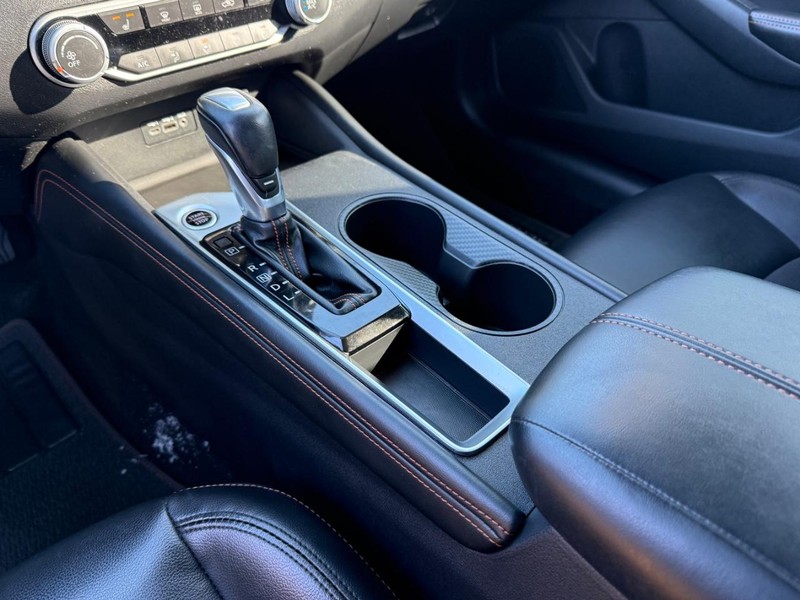 Nissan Altima Vehicle Image 21