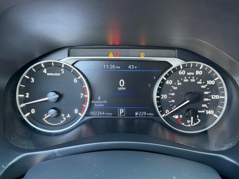 Nissan Altima Vehicle Image 24