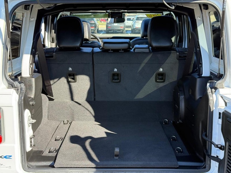 Jeep Wrangler 4xe Vehicle Image 07