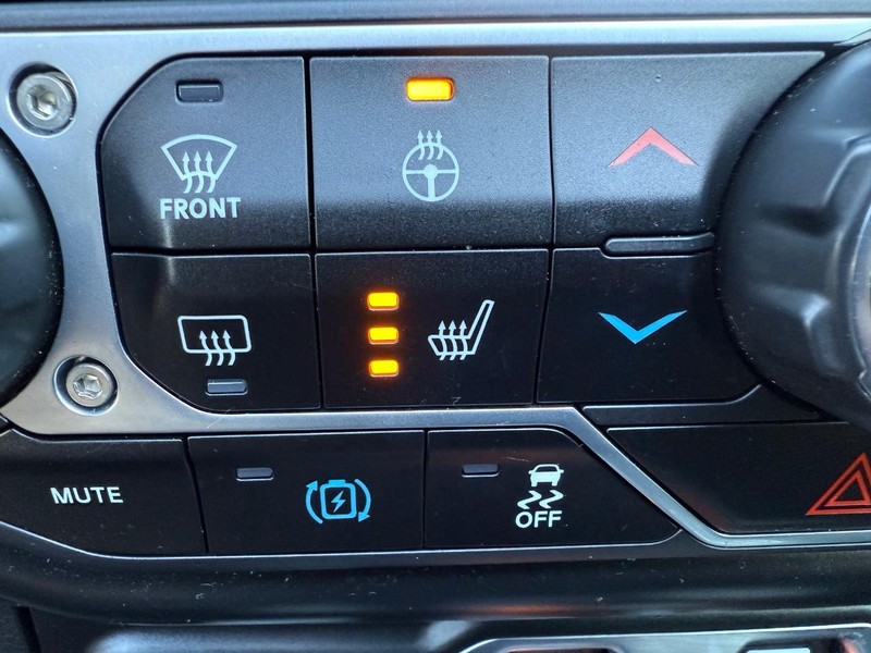 Jeep Wrangler 4xe Vehicle Image 17