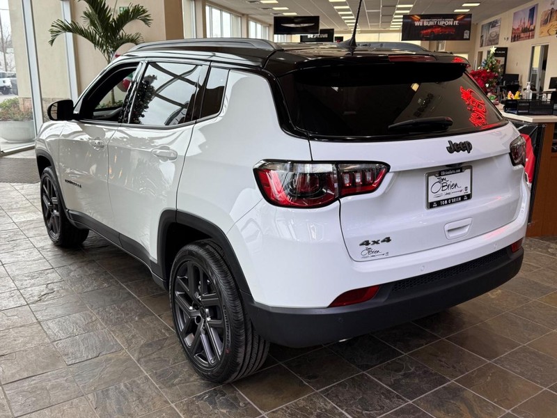 Jeep Compass Vehicle Image 03