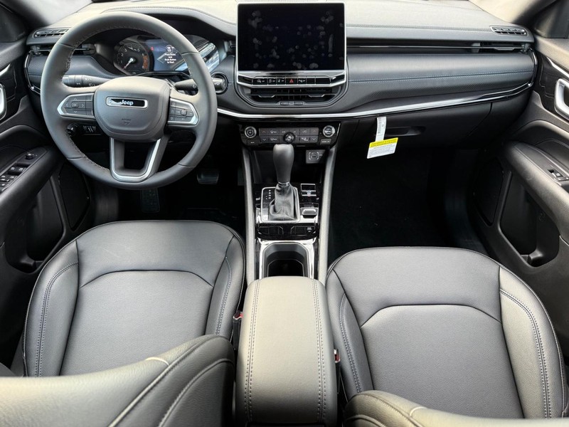 Jeep Compass Vehicle Image 05