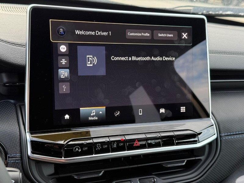 Jeep Compass Vehicle Image 10