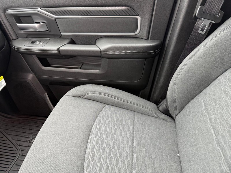 Ram 2500 Vehicle Image 13