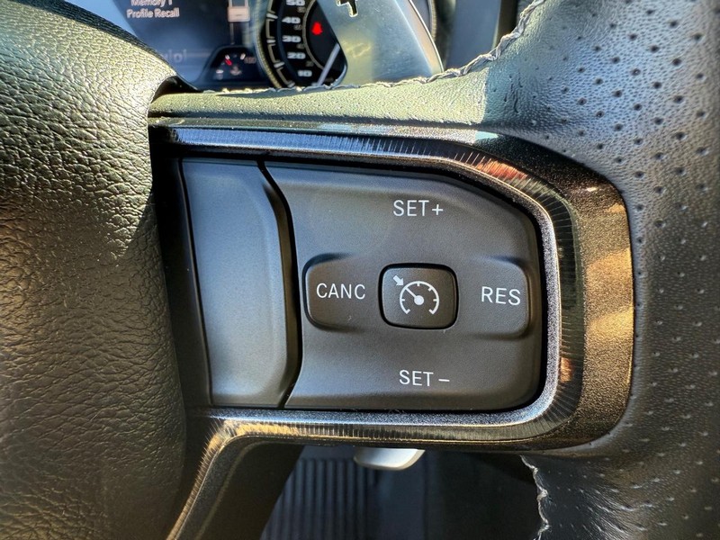 Ram 1500 Vehicle Image 14