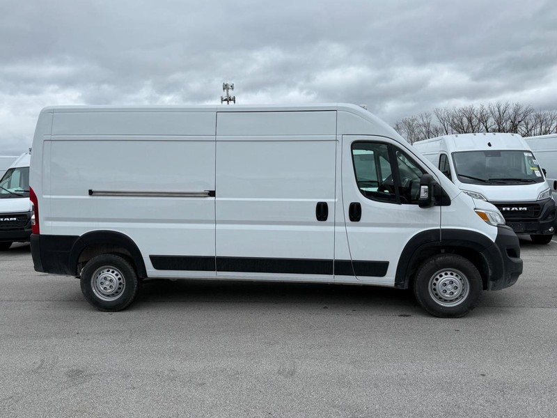 Ram ProMaster Cargo Van Vehicle Image 02