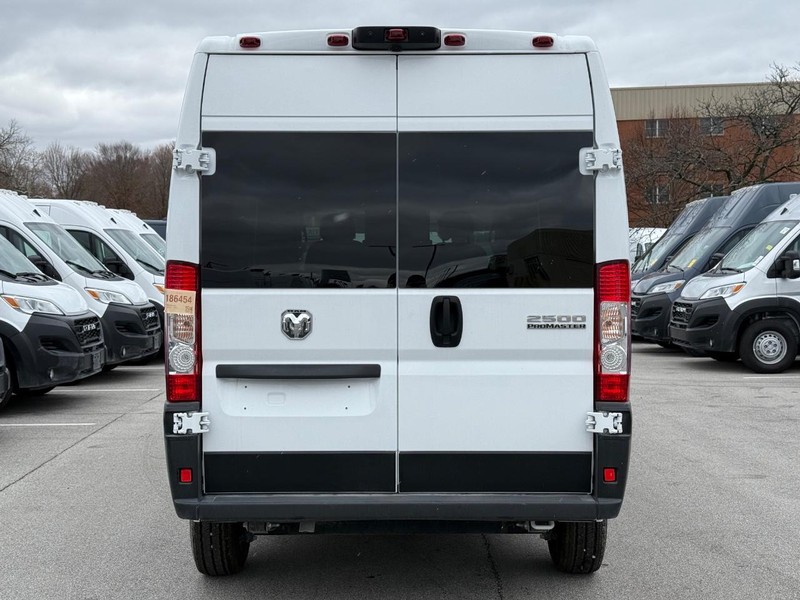 Ram ProMaster Cargo Van Vehicle Image 04