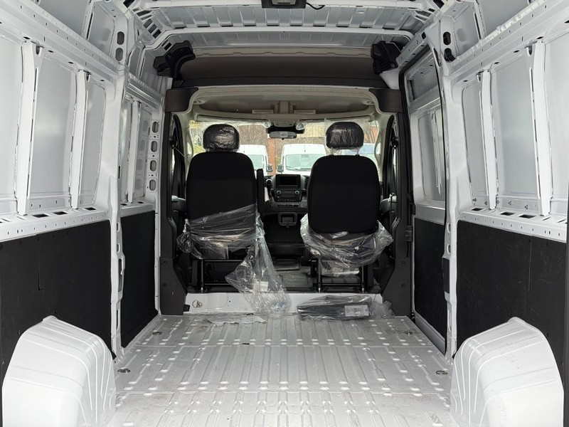 Ram ProMaster Cargo Van Vehicle Image 07