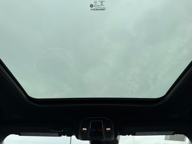 Jeep Grand Cherokee Vehicle Image 05