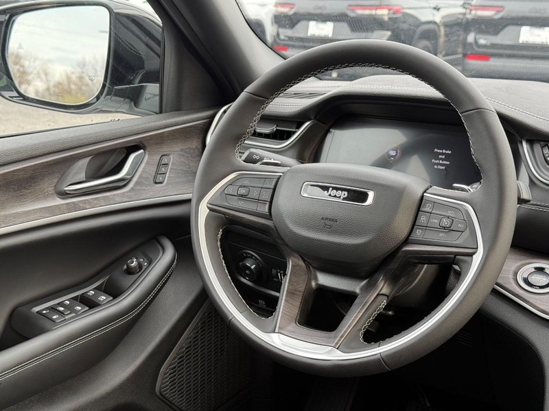 Jeep Grand Cherokee Vehicle Image 07