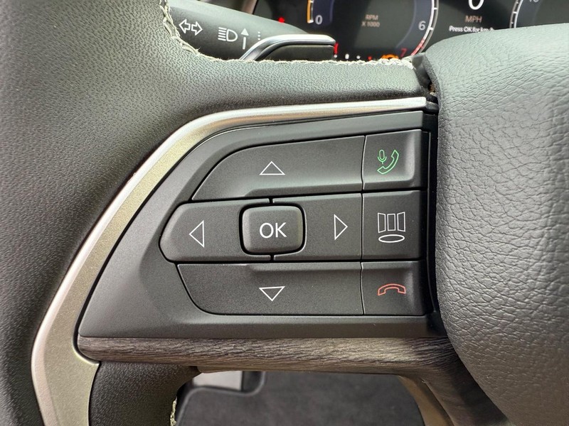 Jeep Grand Cherokee Vehicle Image 08