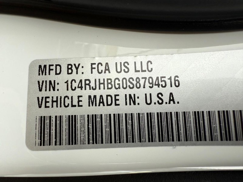 Jeep Grand Cherokee Vehicle Image 22