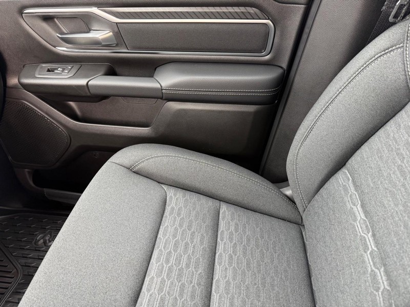 Ram 1500 Vehicle Image 15