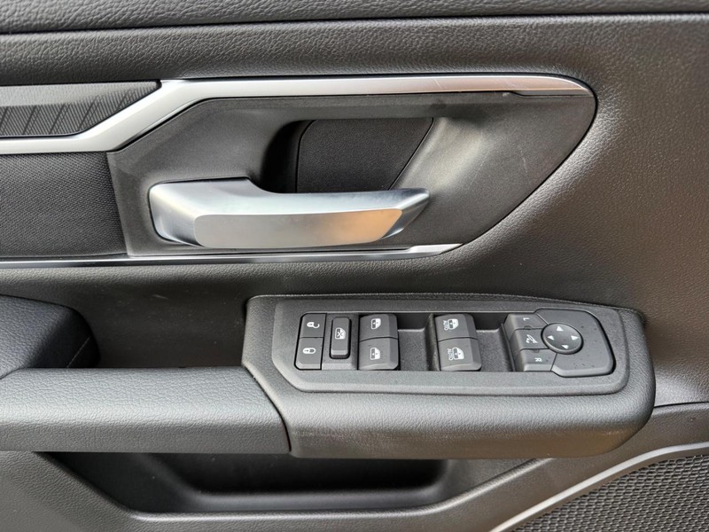 Ram 1500 Vehicle Image 18