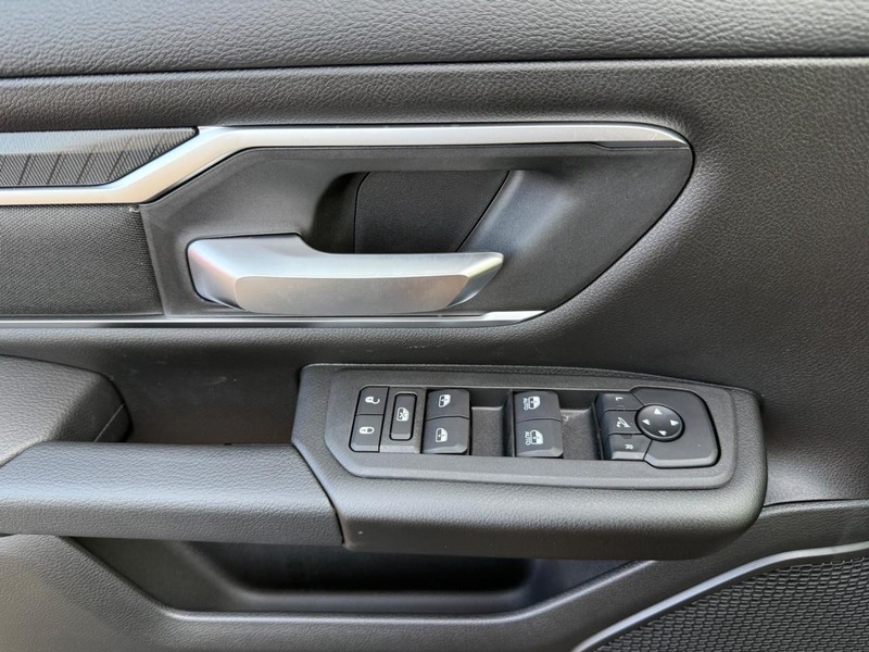 Ram 1500 Vehicle Image 16