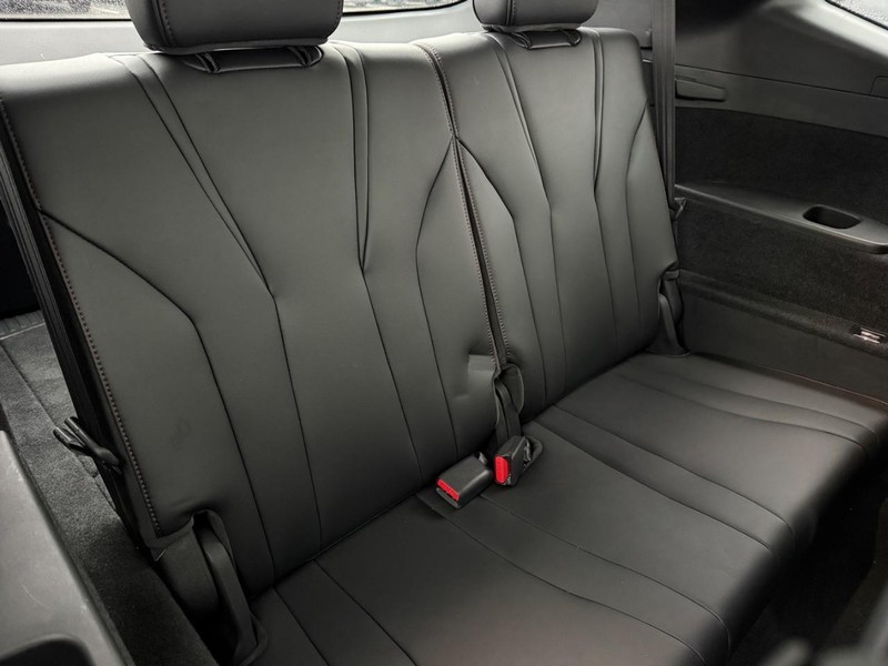 Acura MDX Vehicle Image 12