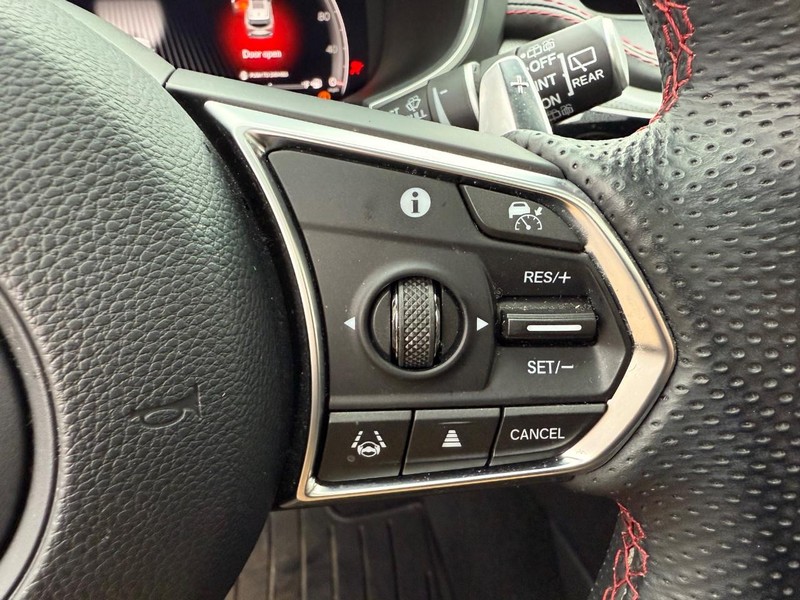 Acura MDX Vehicle Image 17