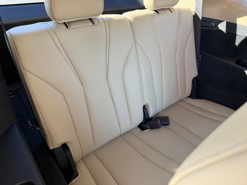 Acura MDX Vehicle Image 12