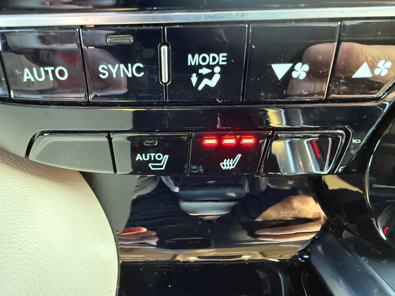 Acura MDX Vehicle Image 19