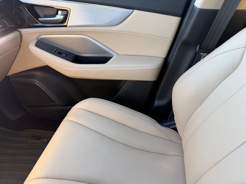 Acura MDX Vehicle Image 23