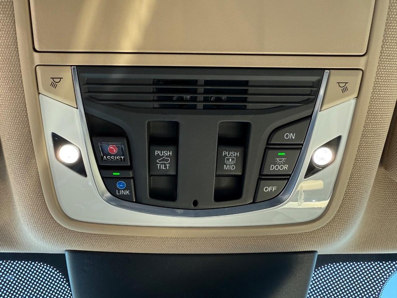 Acura MDX Vehicle Image 24