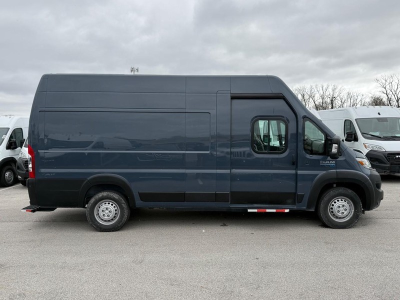Ram ProMaster Delivery Van BEV Vehicle Image 02