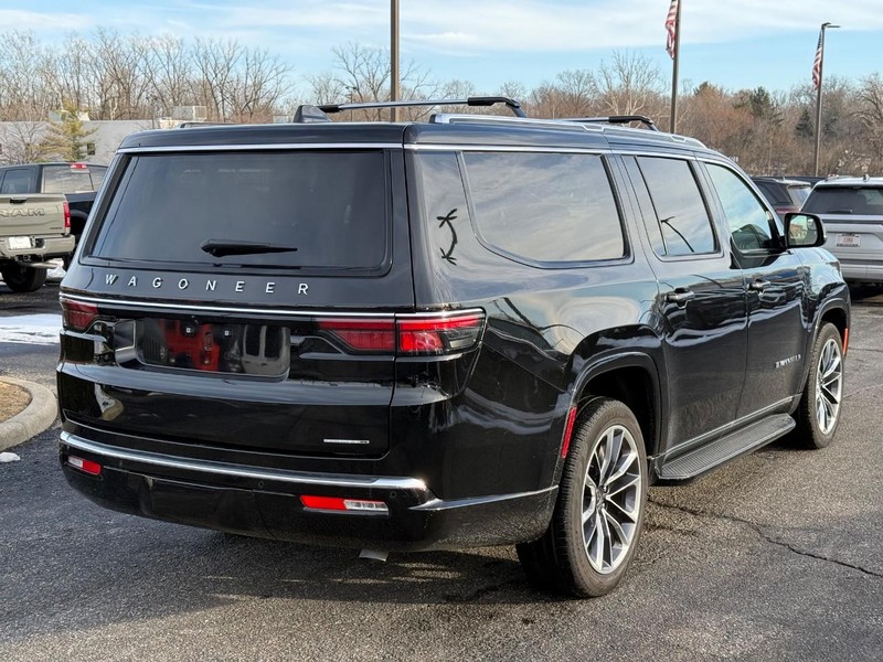 Jeep Wagoneer L Vehicle Image 03