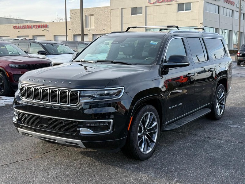 Jeep Wagoneer L Vehicle Image 09