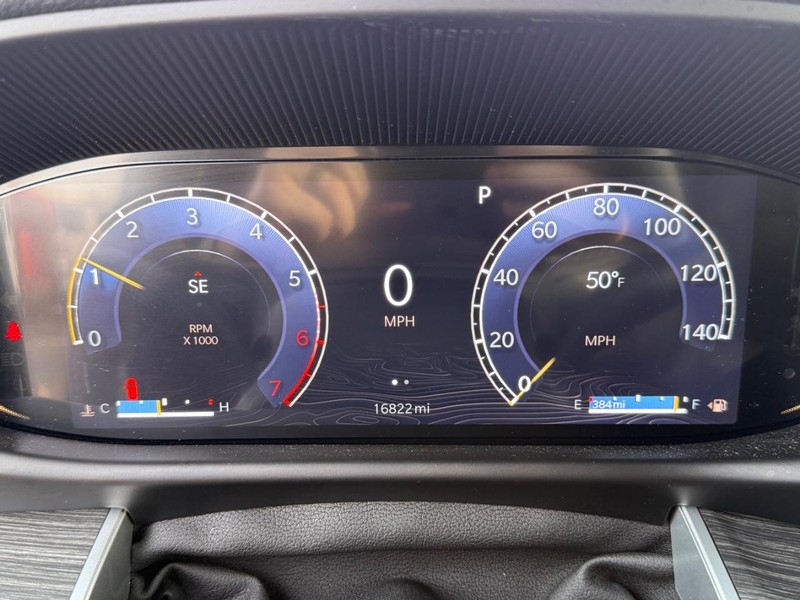 Jeep Wagoneer L Vehicle Image 24