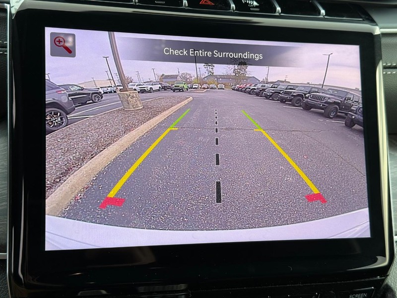 Jeep Grand Cherokee Vehicle Image 13